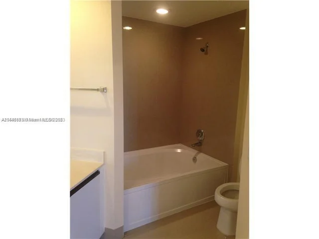 3215 NE 184th St # 14104, Aventura FL 33160