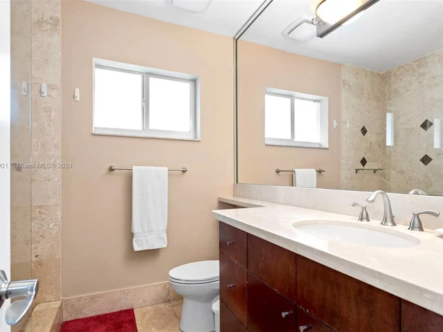 60 Sevilla Ave, Coral Gables FL 33134