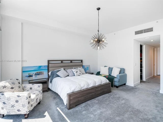 201 Aqua Ave, Miami Beach FL 33141