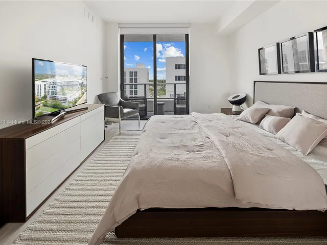 2960 NE 207th St # 904, Aventura FL 33180