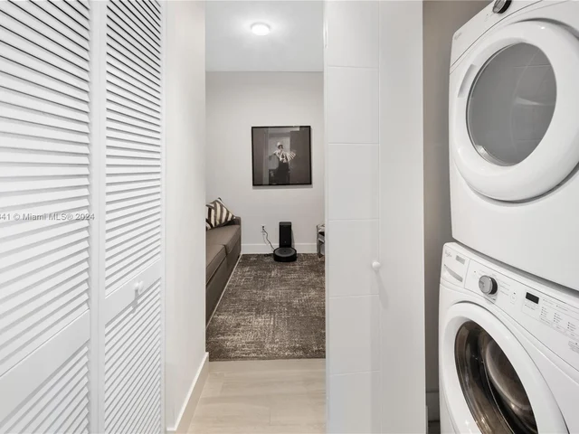 2960 NE 207th St # 904, Aventura FL 33180