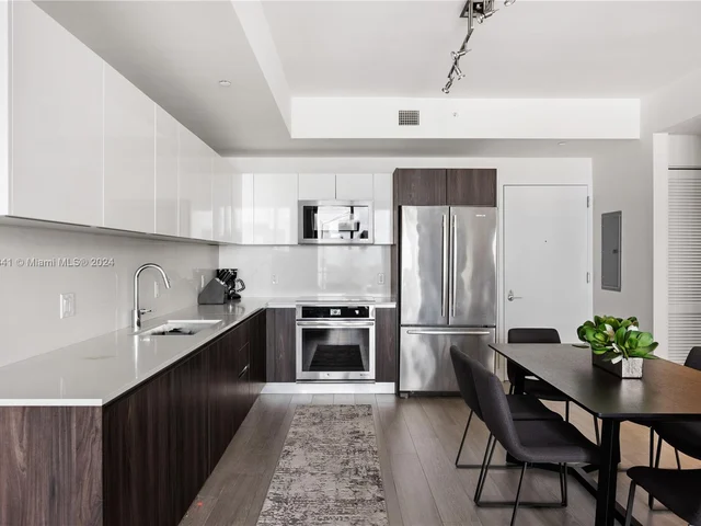 2960 NE 207th St # 904, Aventura FL 33180