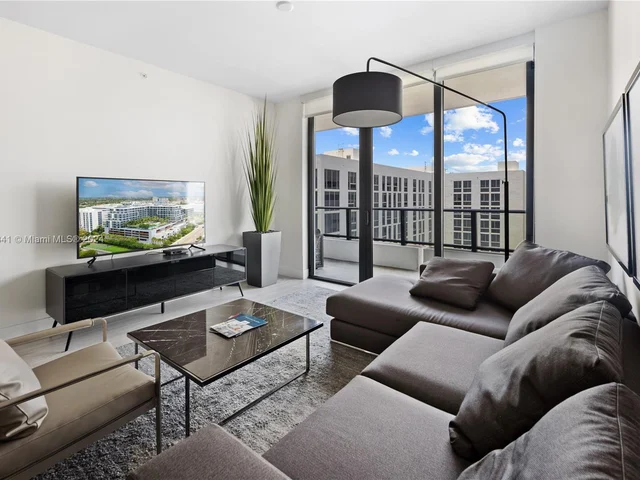 2960 NE 207th St # 904, Aventura FL 33180