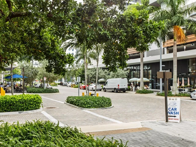 2960 NE 207th St # 904, Aventura FL 33180