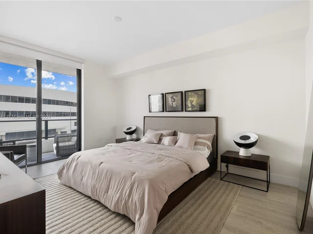 2960 NE 207th St # 904, Aventura FL 33180