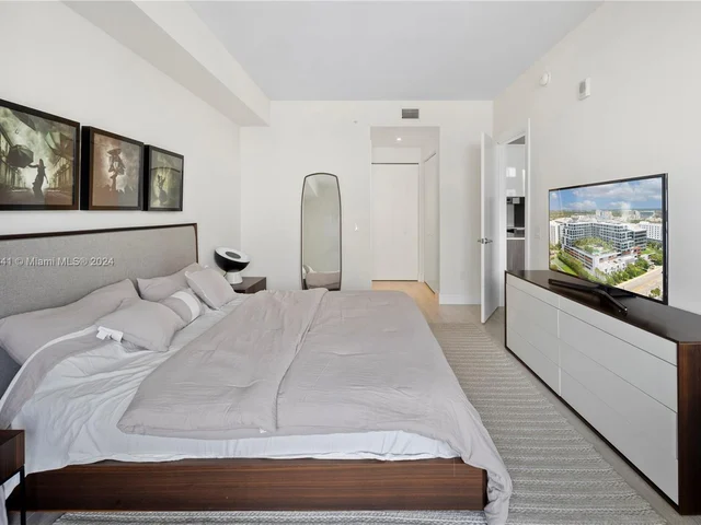 2960 NE 207th St # 904, Aventura FL 33180