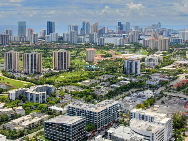 2960 NE 207th St # 904, Aventura FL 33180