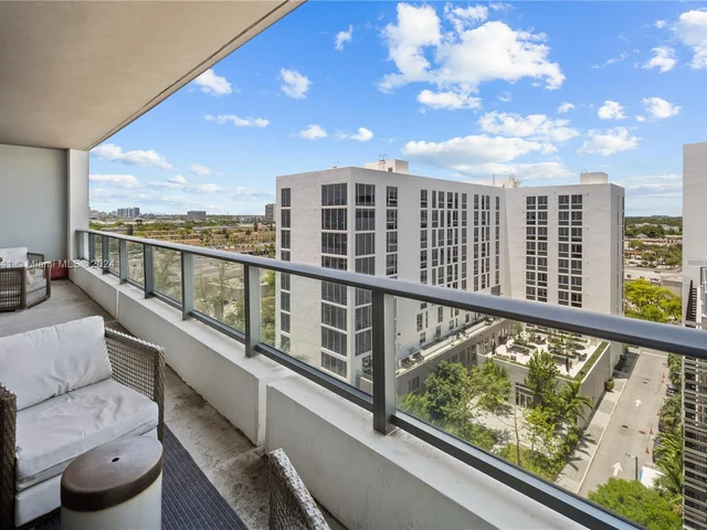 2960 NE 207th St # 904, Aventura FL 33180