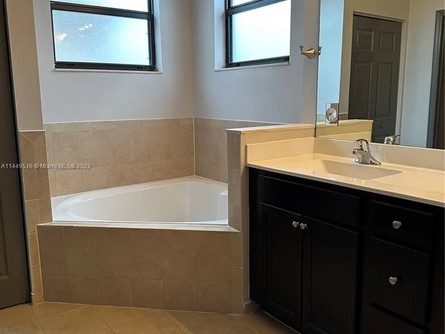 551 SE 35th Ave, Homestead FL 33033