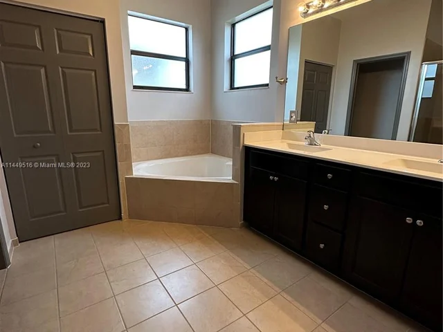 551 SE 35th Ave, Homestead FL 33033