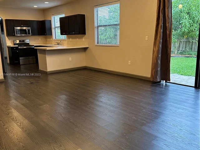 551 SE 35th Ave, Homestead FL 33033