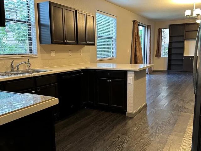 551 SE 35th Ave, Homestead FL 33033