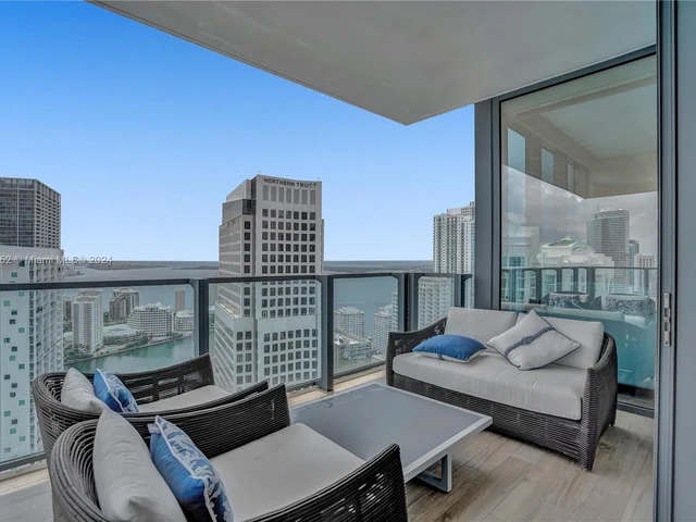 68 SE 6th St # 3711, Miami FL 33131