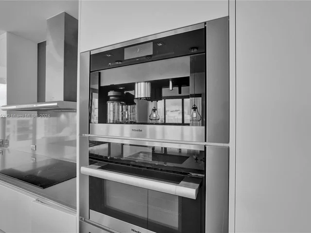 68 SE 6th St # 3711, Miami FL 33131