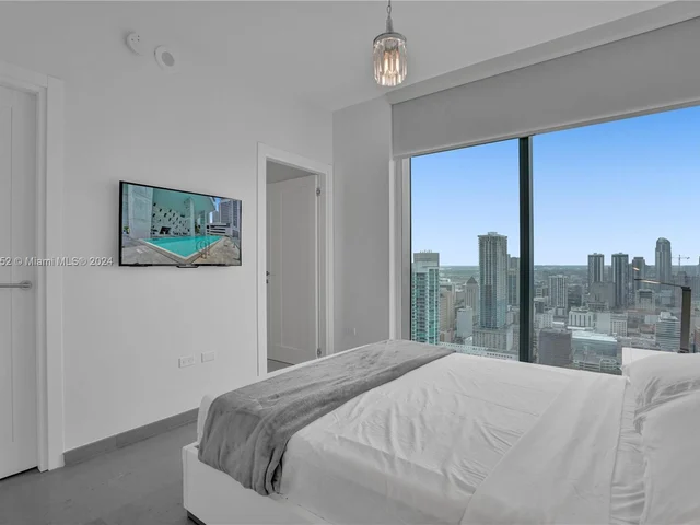 68 SE 6th St # 3711, Miami FL 33131