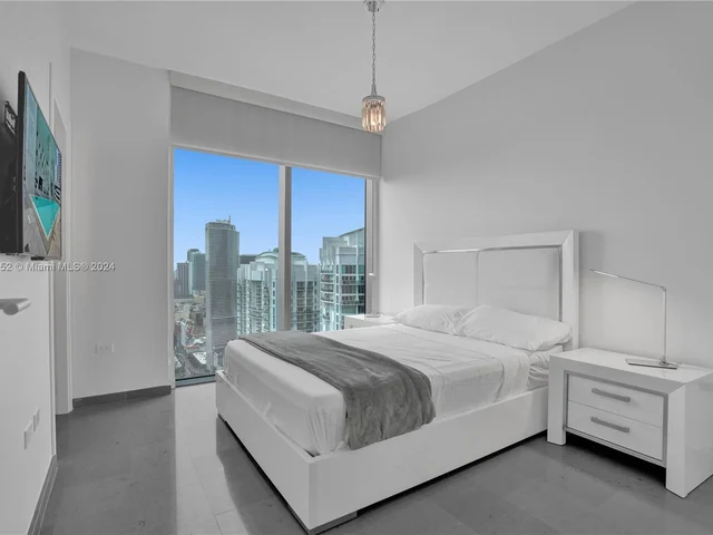 68 SE 6th St # 3711, Miami FL 33131