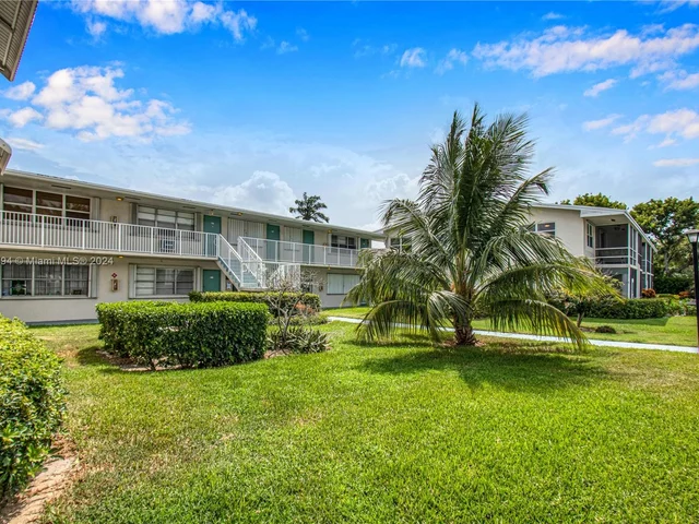 480 Horizons W # 204, Boynton Beach FL 33435