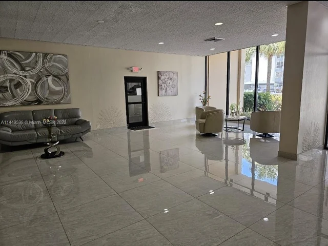 427 Golden Isles Dr # 7E, Hallandale Beach FL 33009