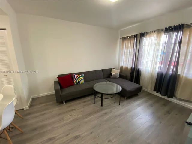 810 7th St # 103, Miami Beach FL 33139