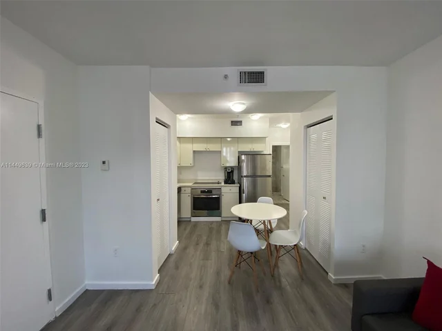 810 7th St # 103, Miami Beach FL 33139