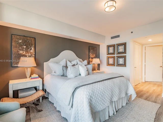 495 Brickell Ave # 1701, Miami FL 33131