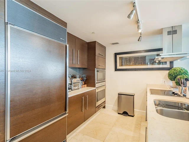 495 Brickell Ave # 1701, Miami FL 33131