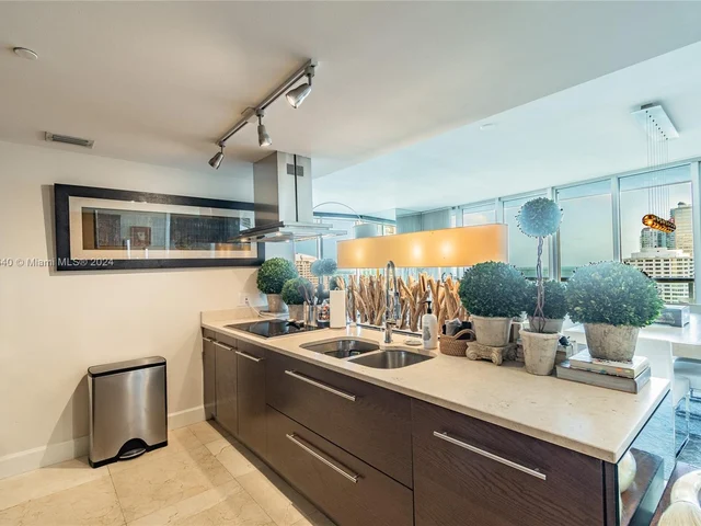 495 Brickell Ave # 1701, Miami FL 33131