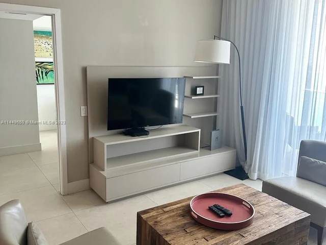 4111 S Ocean Dr, Hollywood FL 33019