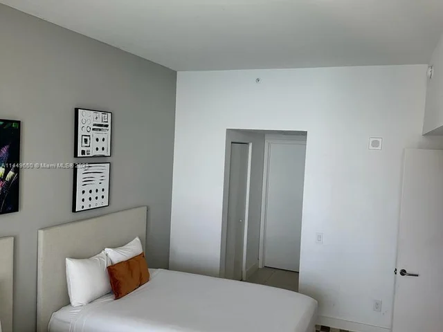 4111 S Ocean Dr, Hollywood FL 33019