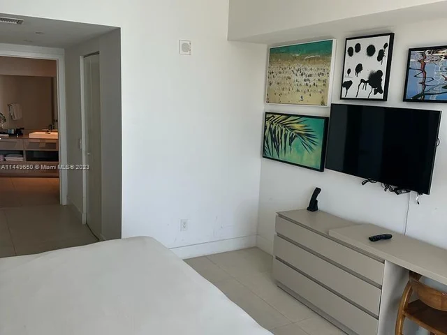 4111 S Ocean Dr, Hollywood FL 33019