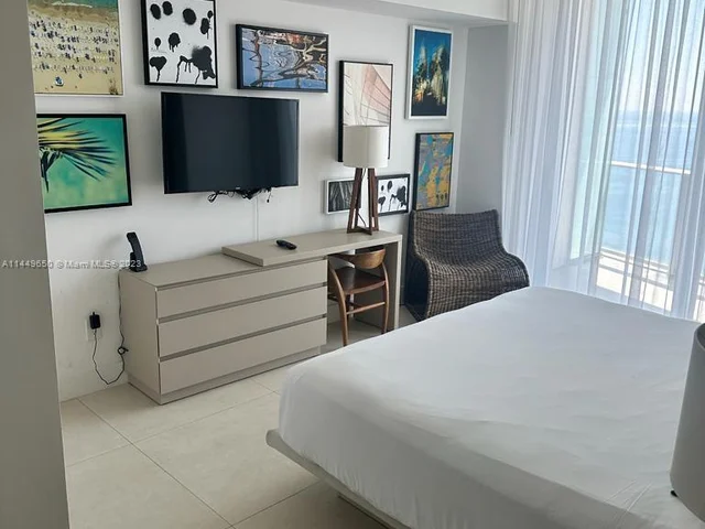 4111 S Ocean Dr, Hollywood FL 33019