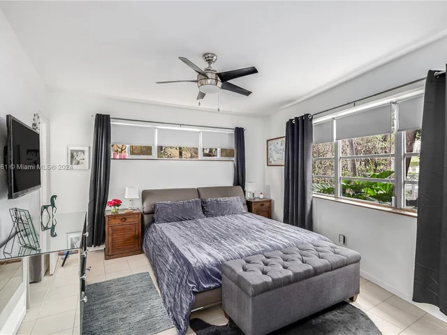 4800 Pine Tree Dr # 101, Miami Beach FL 33140