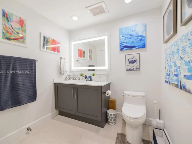 3801 Collins Ave # 903, Miami Beach FL 33140