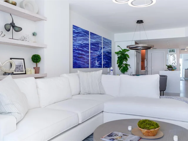 3801 Collins Ave # 903, Miami Beach FL 33140