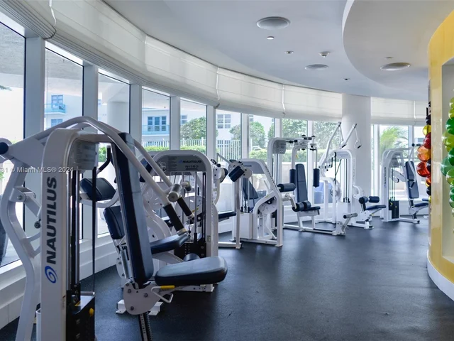 3801 Collins Ave # 903, Miami Beach FL 33140