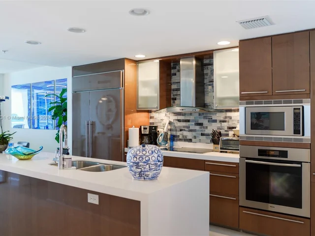 3801 Collins Ave # 903, Miami Beach FL 33140