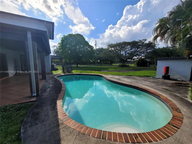 12195 SW 80th St, Miami FL 33183