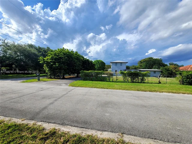 12195 SW 80th St, Miami FL 33183