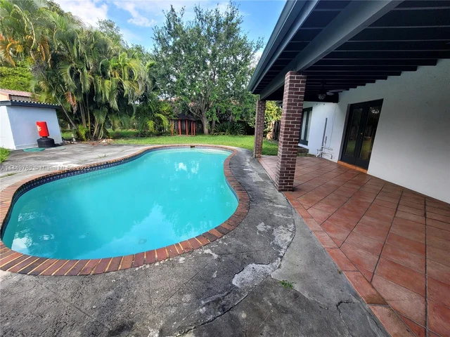 12195 SW 80th St, Miami FL 33183