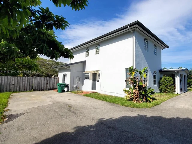 12195 SW 80th St, Miami FL 33183