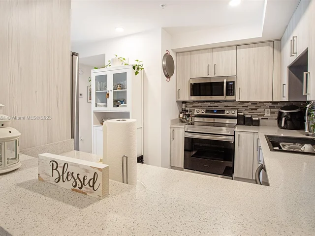 10950 NW 82nd St # 416, Doral FL 33178