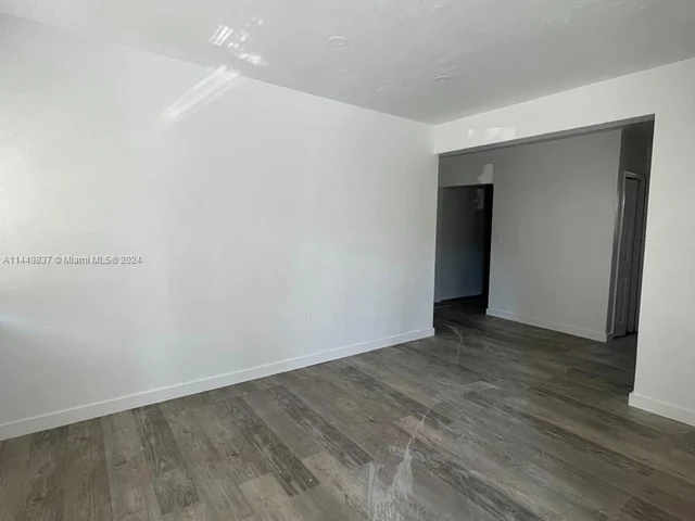 7600 Dickens Ave # 3, Miami Beach FL 33141