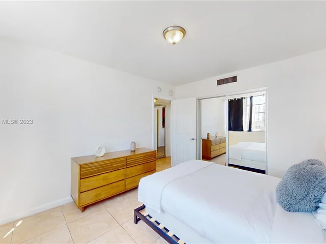 6855 Abbott Ave # 802, Miami Beach FL 33141