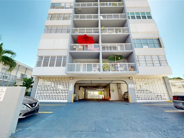 6855 Abbott Ave # 802, Miami Beach FL 33141
