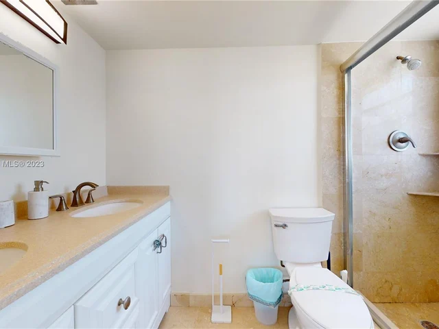 6855 Abbott Ave # 802, Miami Beach FL 33141