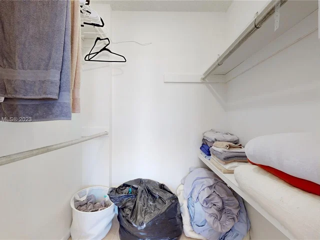 6855 Abbott Ave # 802, Miami Beach FL 33141