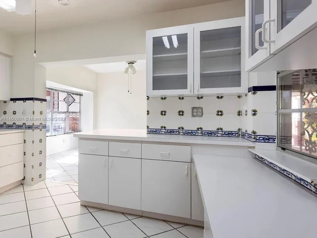 3600 SW 26th St, Miami FL 33133