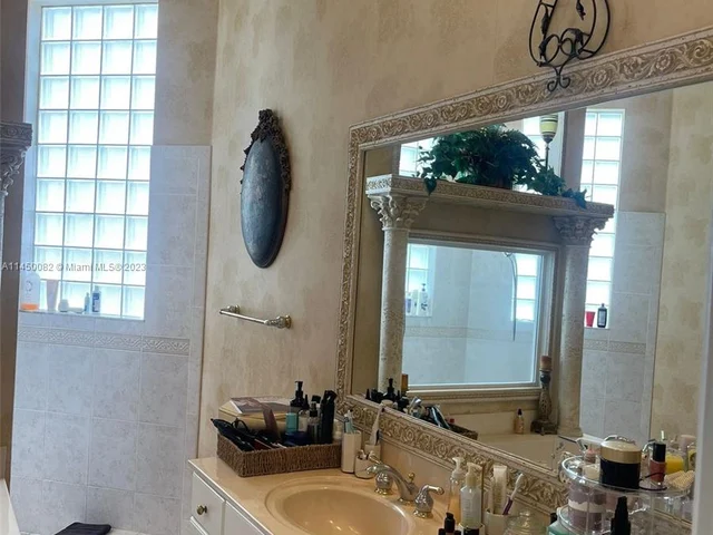 6239 NW 53rd Cir, Coral Springs FL 33067