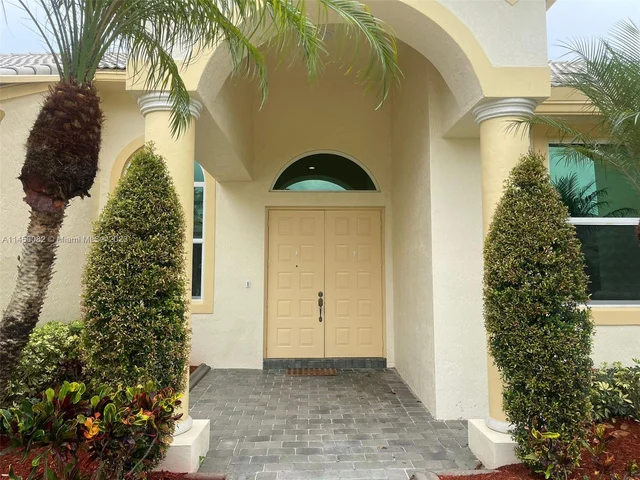 6239 NW 53rd Cir, Coral Springs FL 33067