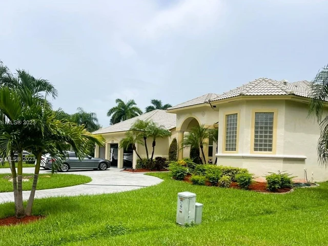 6239 NW 53rd Cir, Coral Springs FL 33067